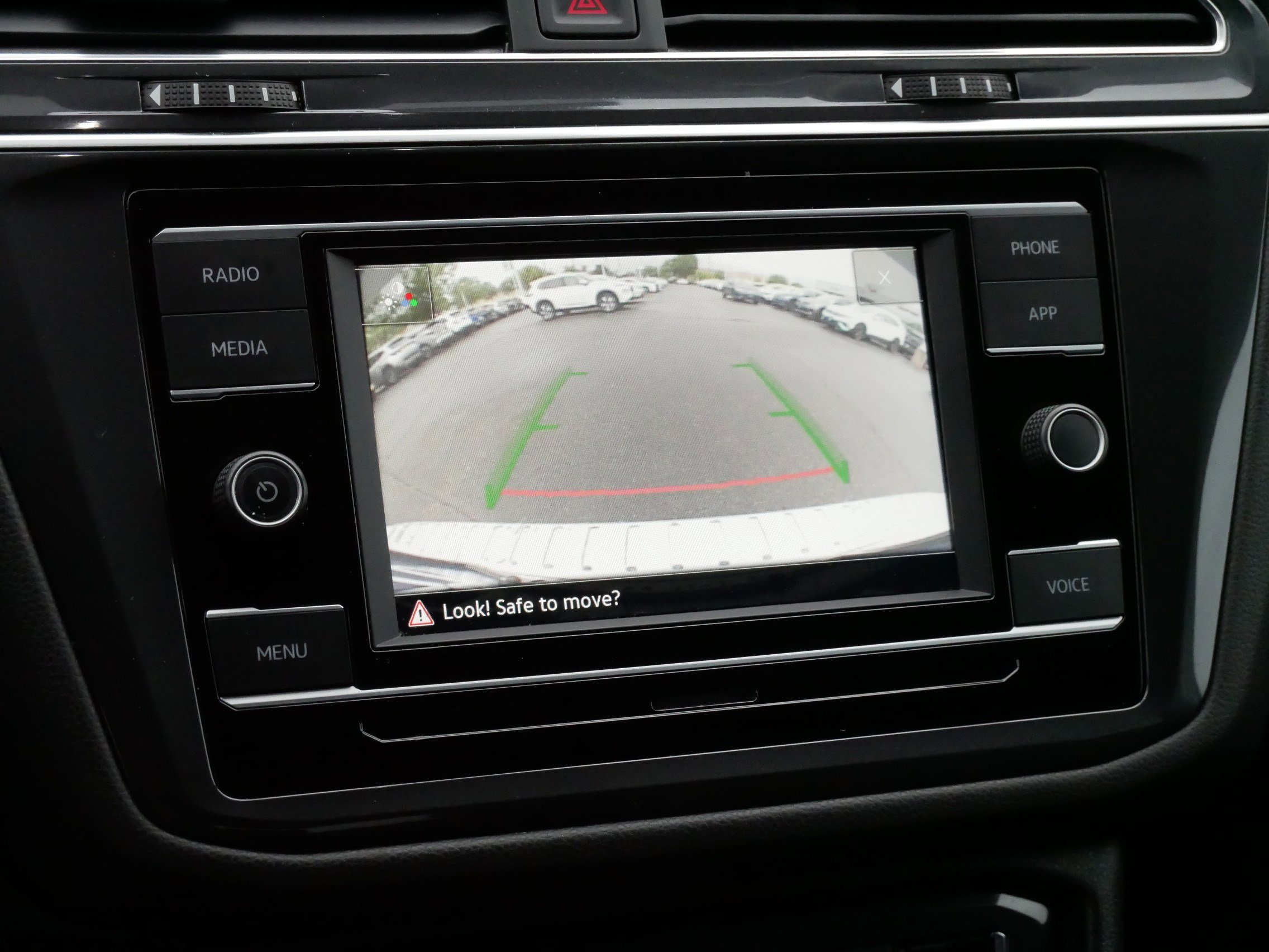 2022 Volkswagen Tiguan S photo 27