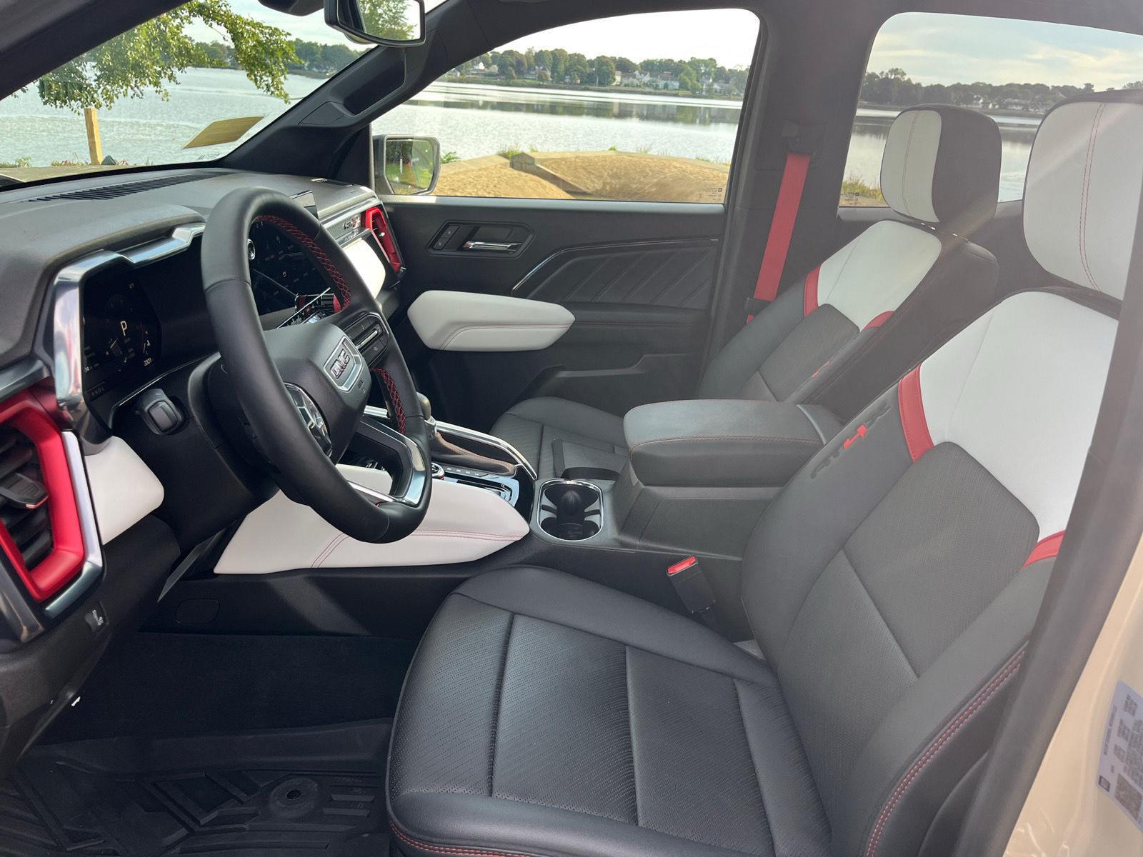2024 Gmc Canyon AT4X photo 13