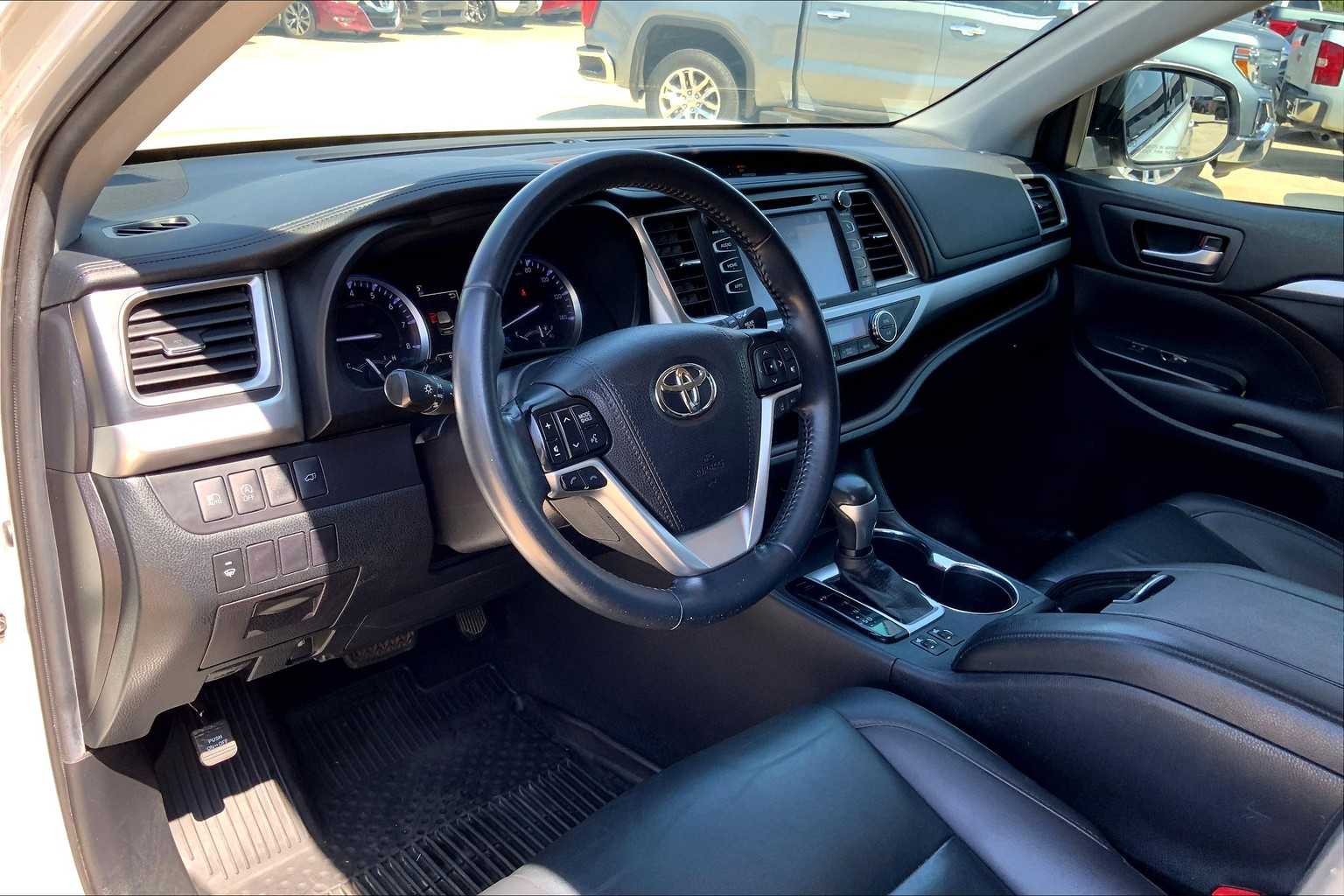 2019 Toyota Highlander XLE photo 17