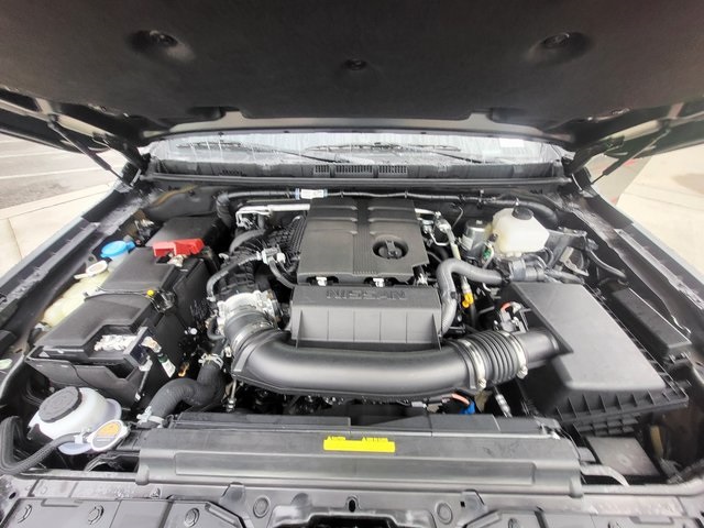 2025 Nissan Frontier PRO-4X photo 8