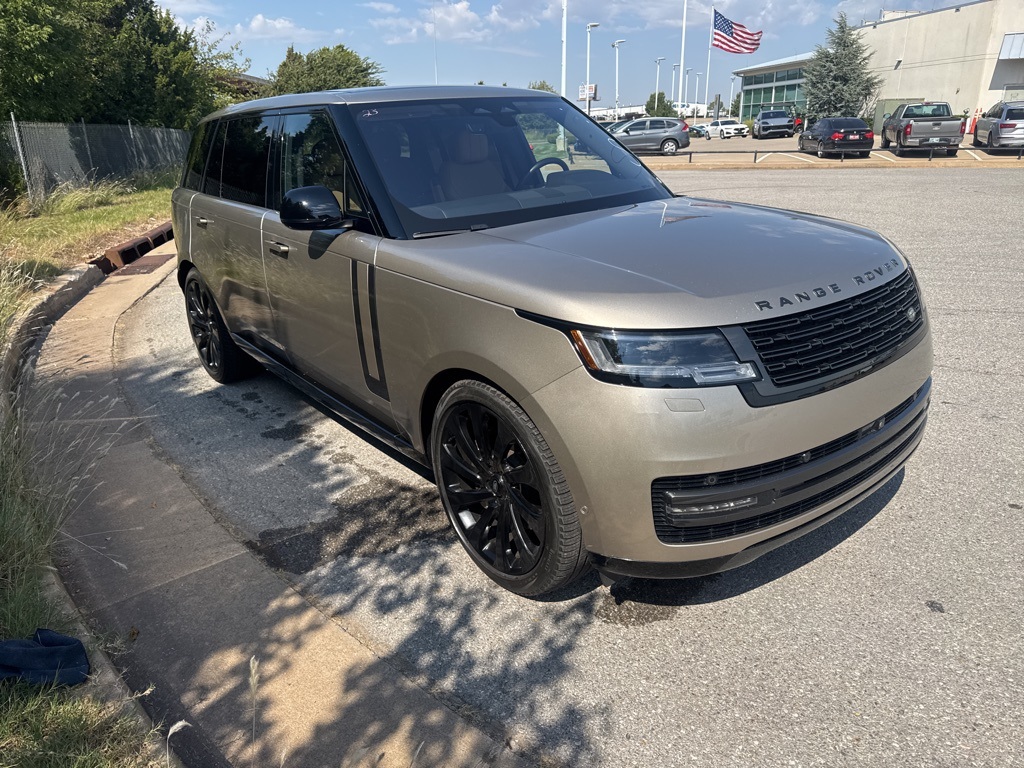 2023 Land Rover Range Rover SE photo 5