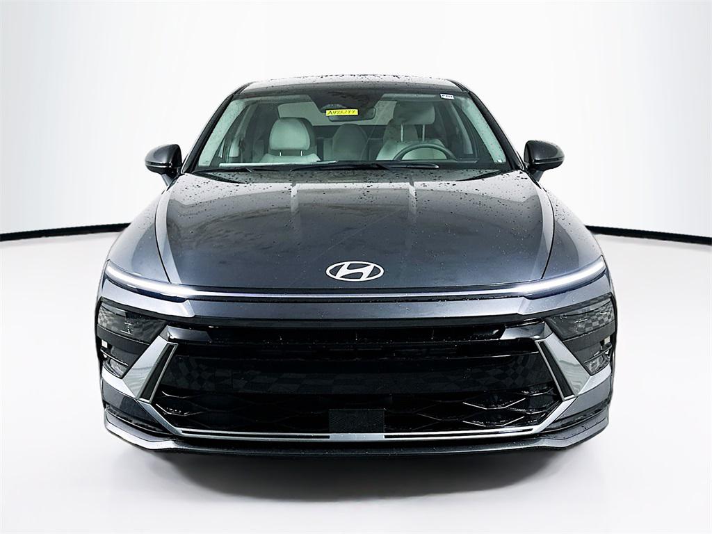 2025 Hyundai Sonata SE photo 2