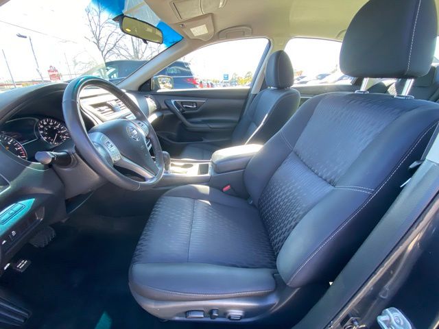 2017 Nissan Altima 2.5 SV photo 10