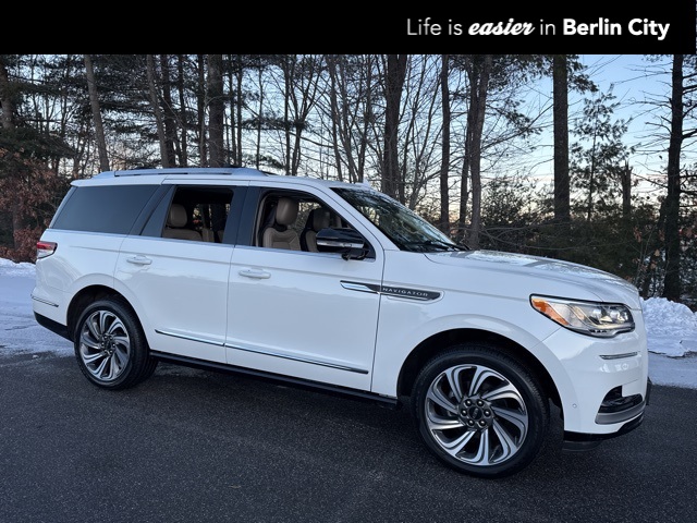 2022 Lincoln Navigator Reserve's photo
