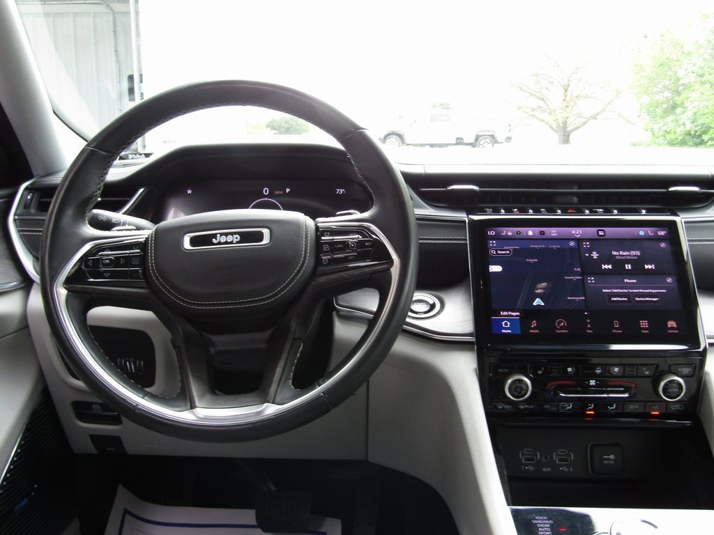 2022 Jeep Grand Cherokee Overland photo 4