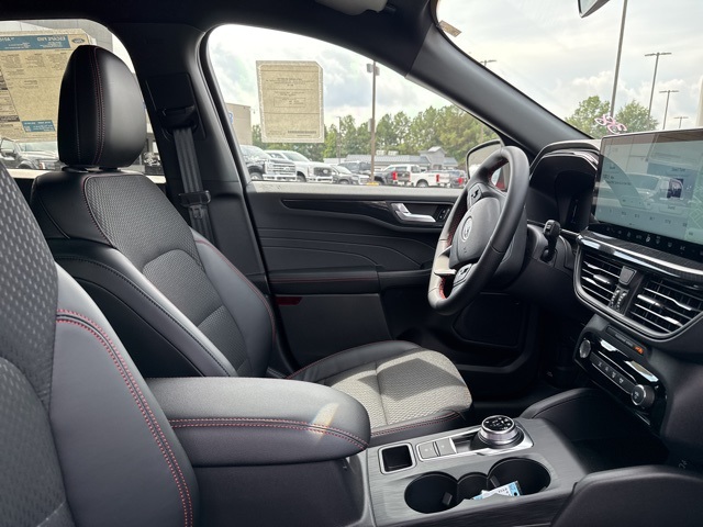 2026 Ford Escape ST-Line photo 16
