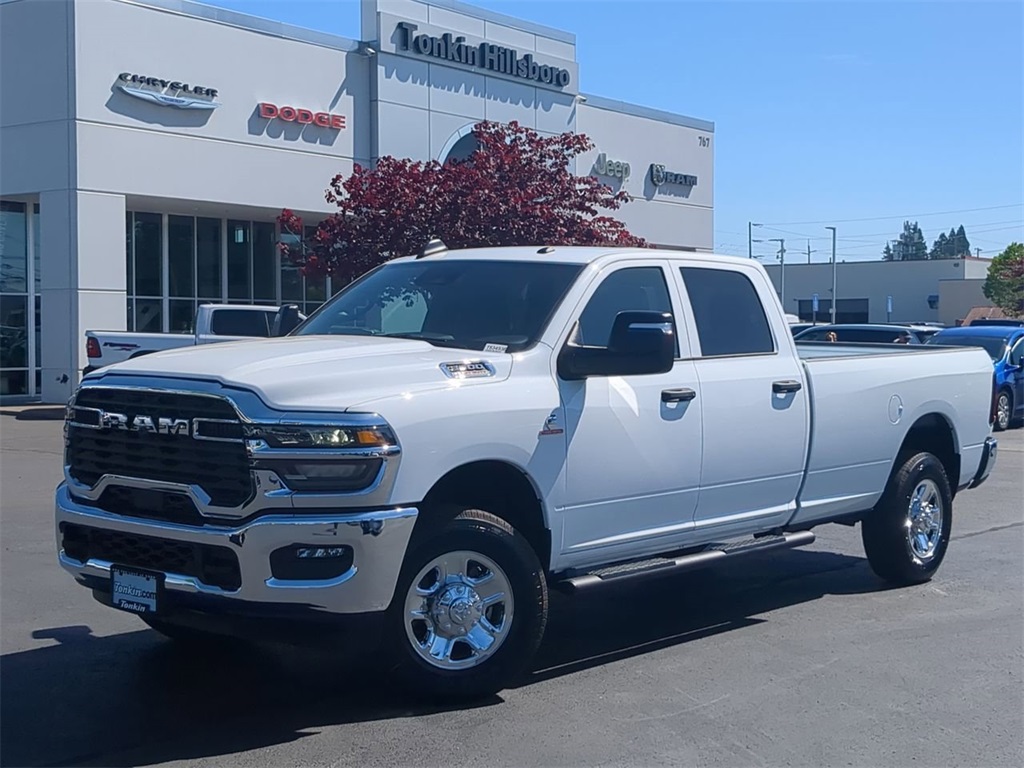 2025 Ram 3500 Tradesman photo 2