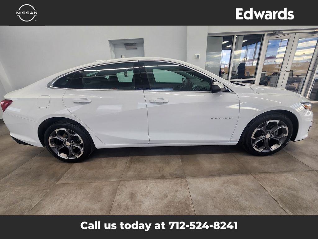 2024 Chevrolet Malibu 1LT's photo