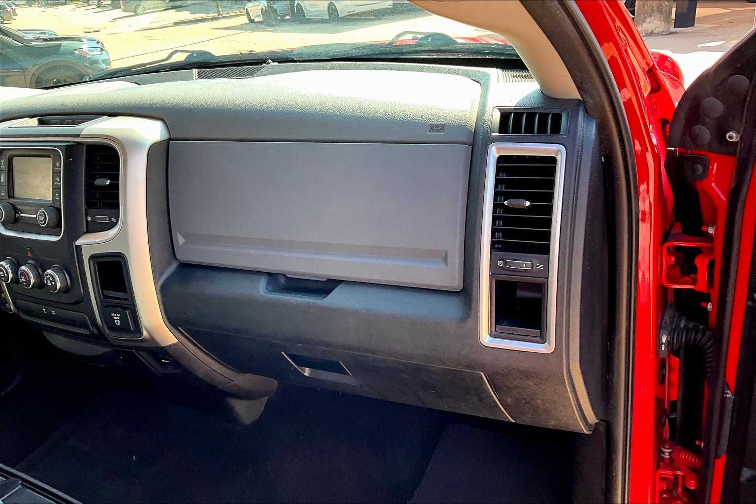 2015 Ram 1500 Big Horn photo 16