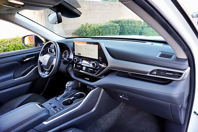 Used 2024 White Toyota LE image 9