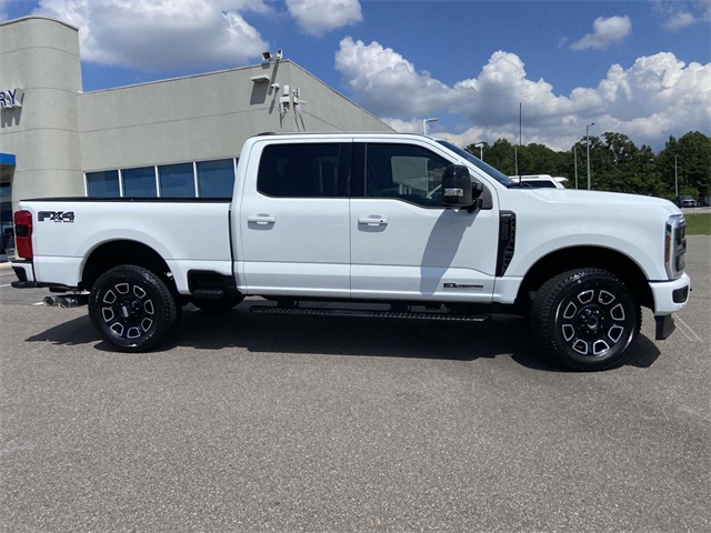 2024 Ford F-250 Lariat photo 2