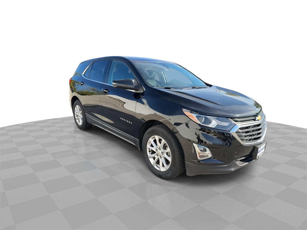 2019 Chevrolet Equinox LT photo 2