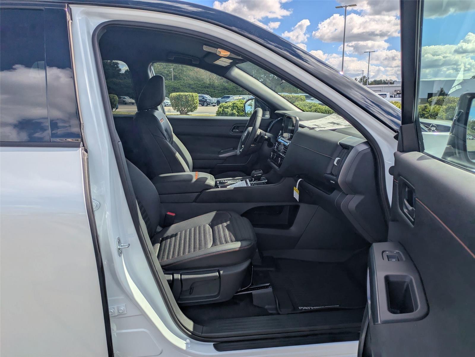 2025 Nissan Pathfinder Rock Creek photo 30