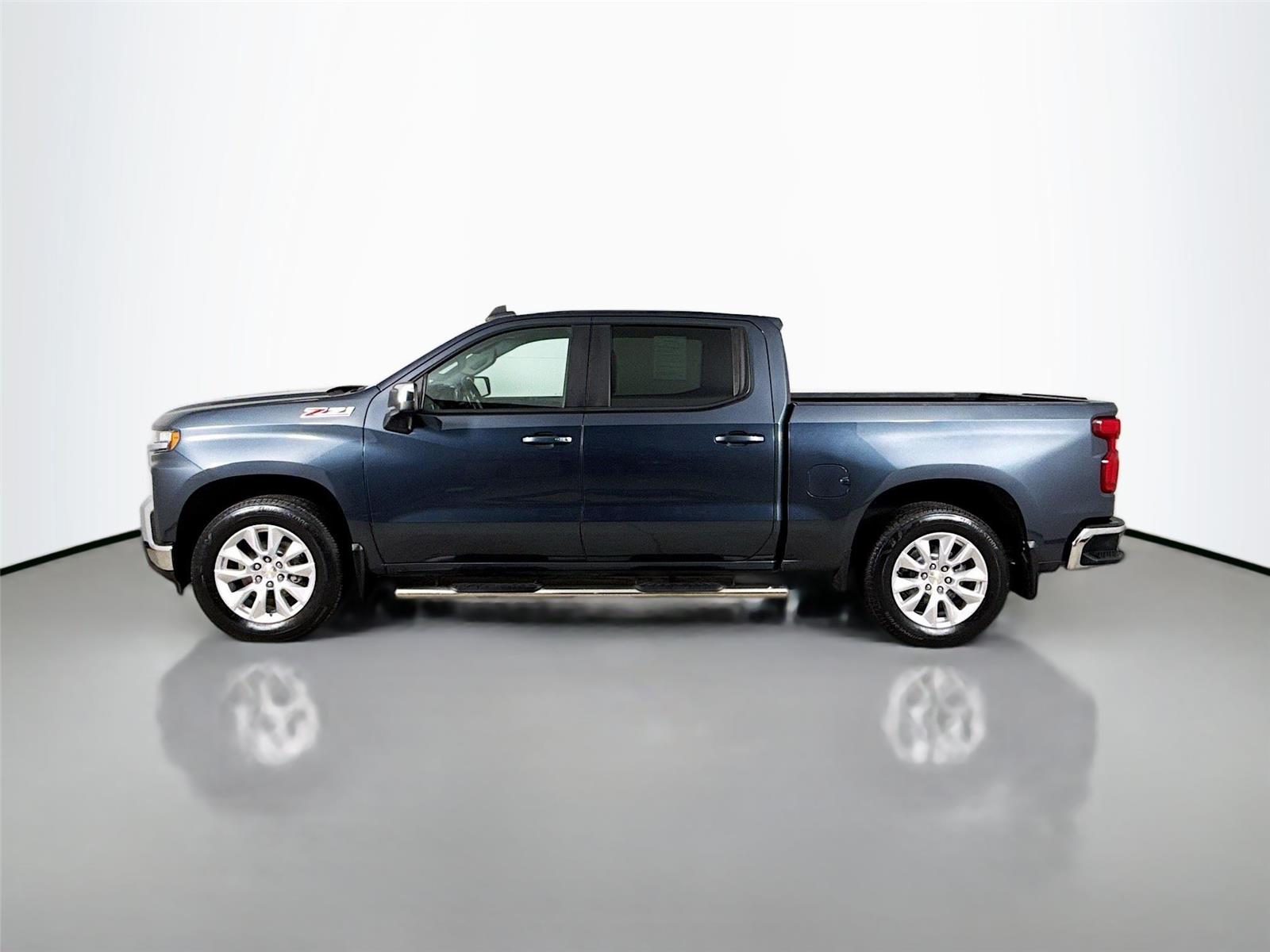 2020 Chevrolet Silverado 1500 LT photo 3