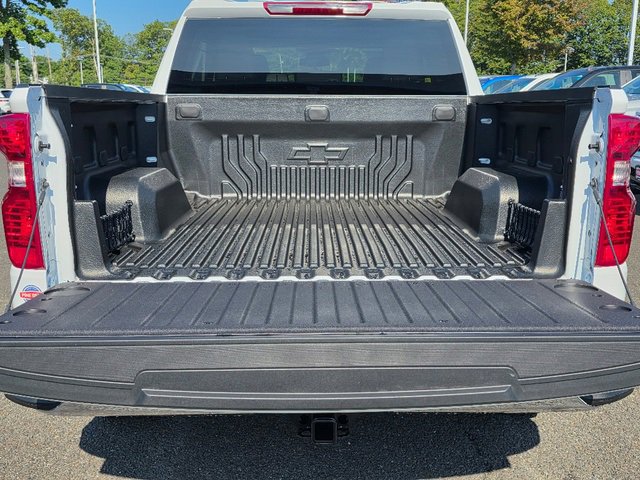 2026 Chevrolet Silverado 1500 LT photo 3