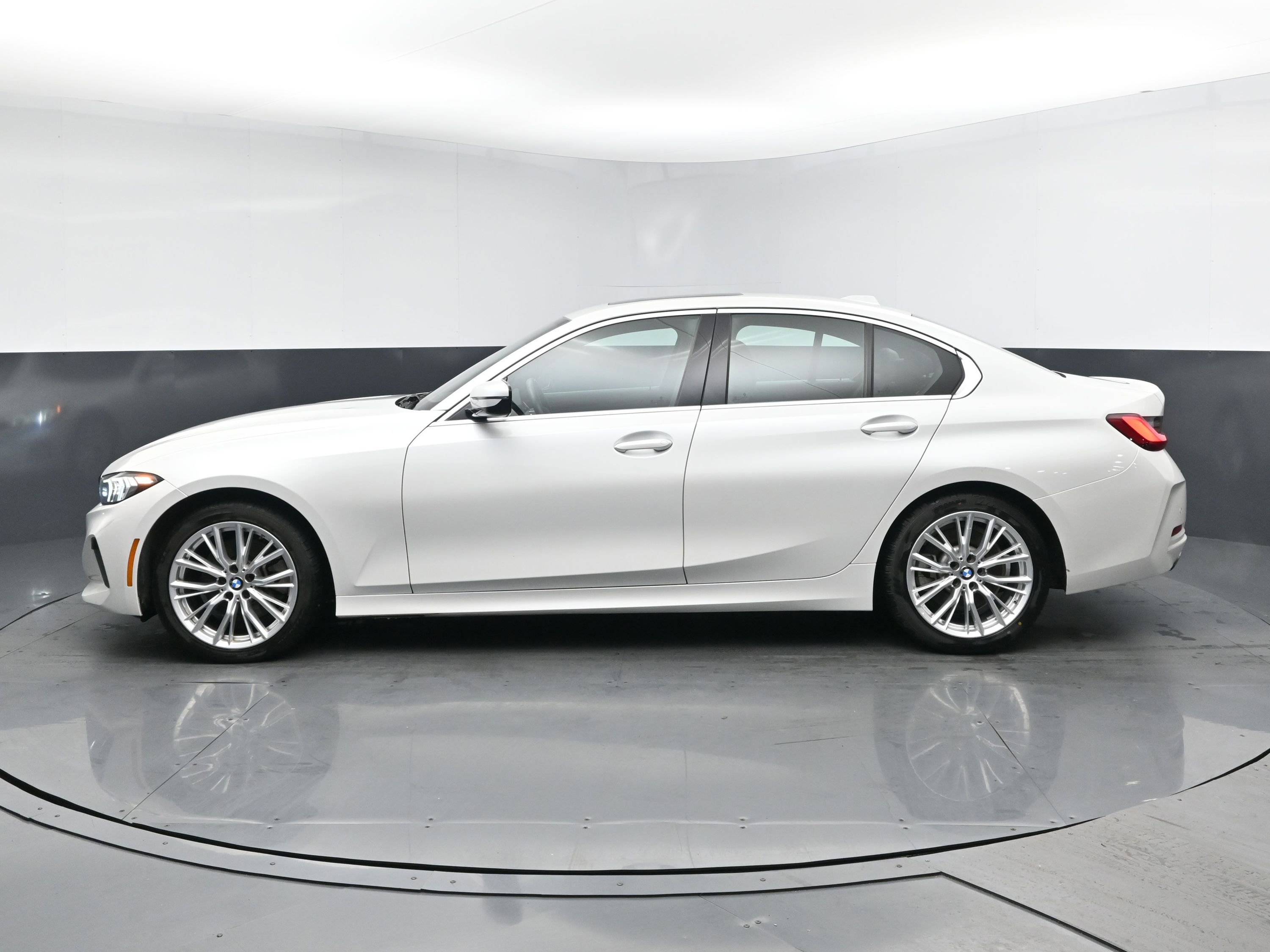 2024 Bmw 330i 3-Series photo 4