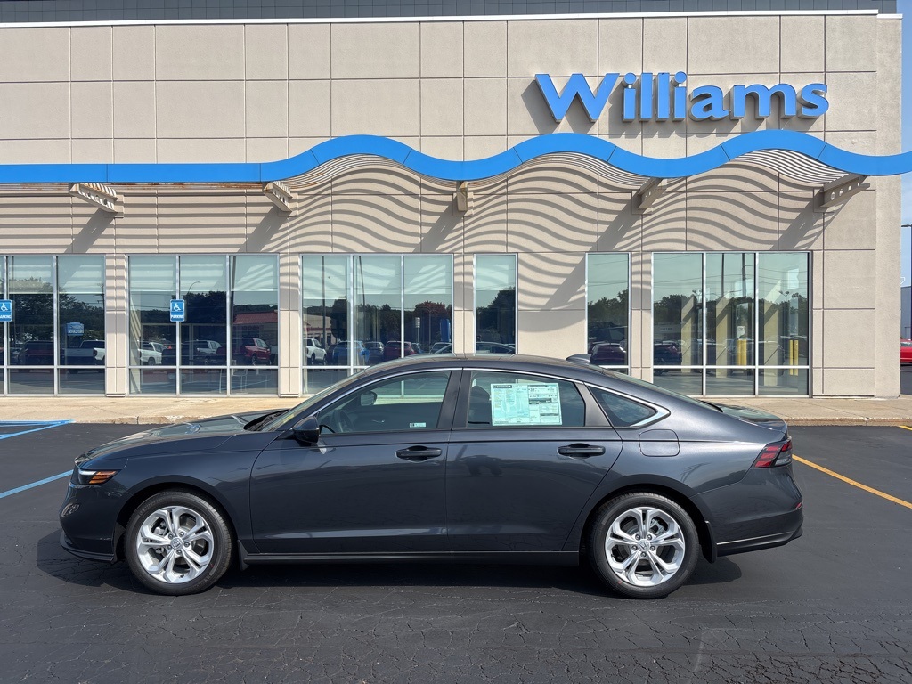 2025 Honda Accord LX's photo