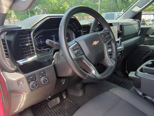 2025 Chevrolet Silverado 1500 LT photo 2