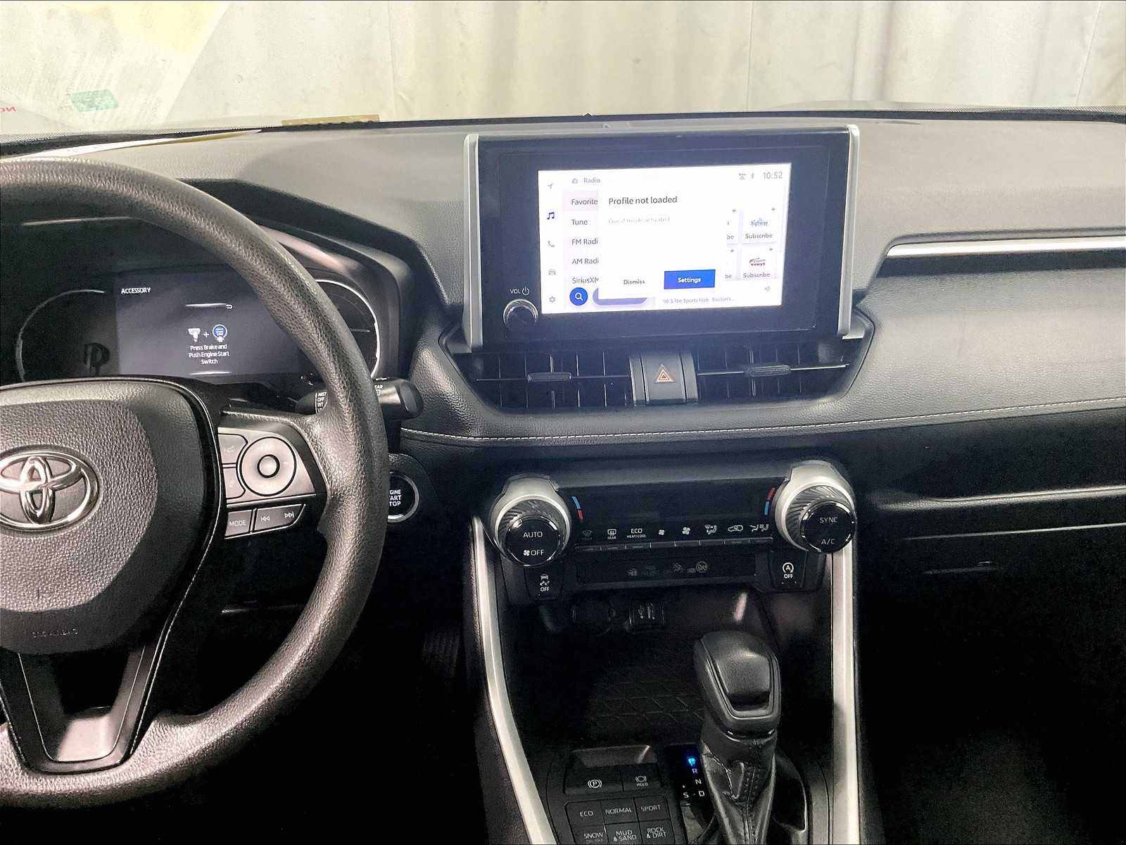 2023 Toyota RAV4 XLE photo 18