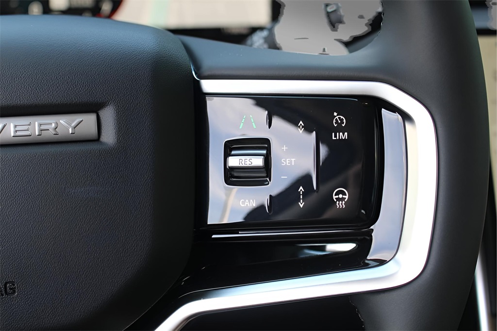 2025 Land Rover Discovery Sport S photo 19
