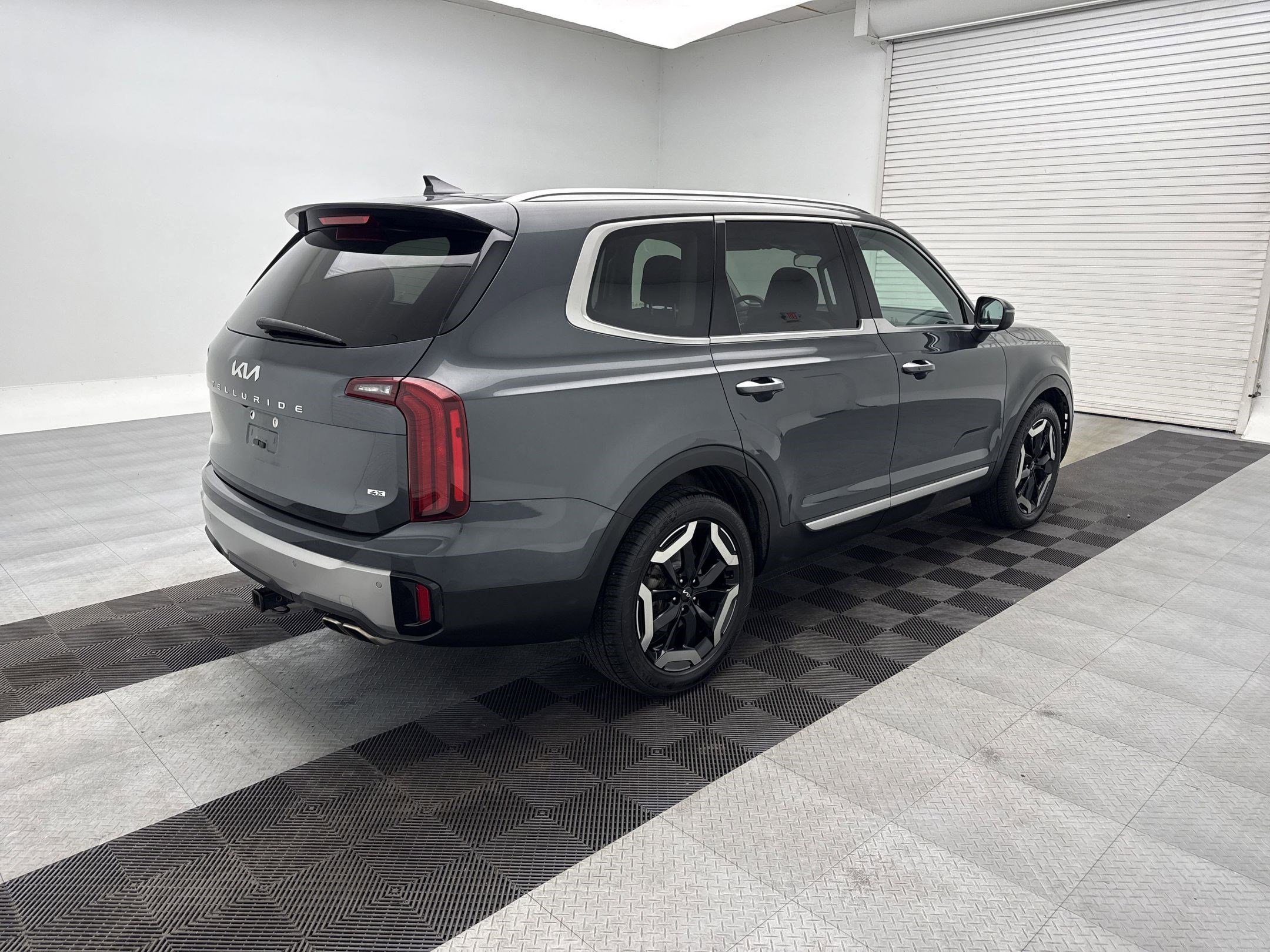 2023 Kia Telluride S photo 7