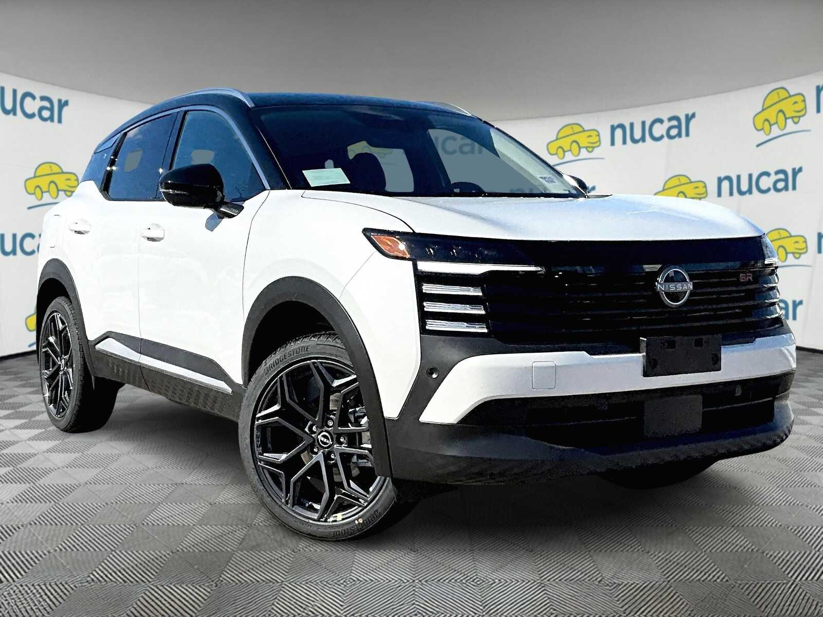 2025 Nissan Kicks SR AWD's photo