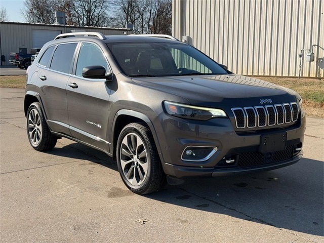 2019 Jeep Cherokee Overland's photo