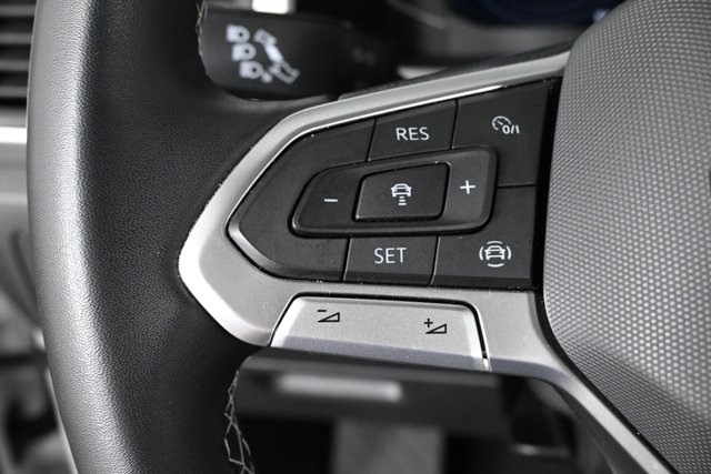 2022 Volkswagen Atlas Cross Sport SE Technology photo 18