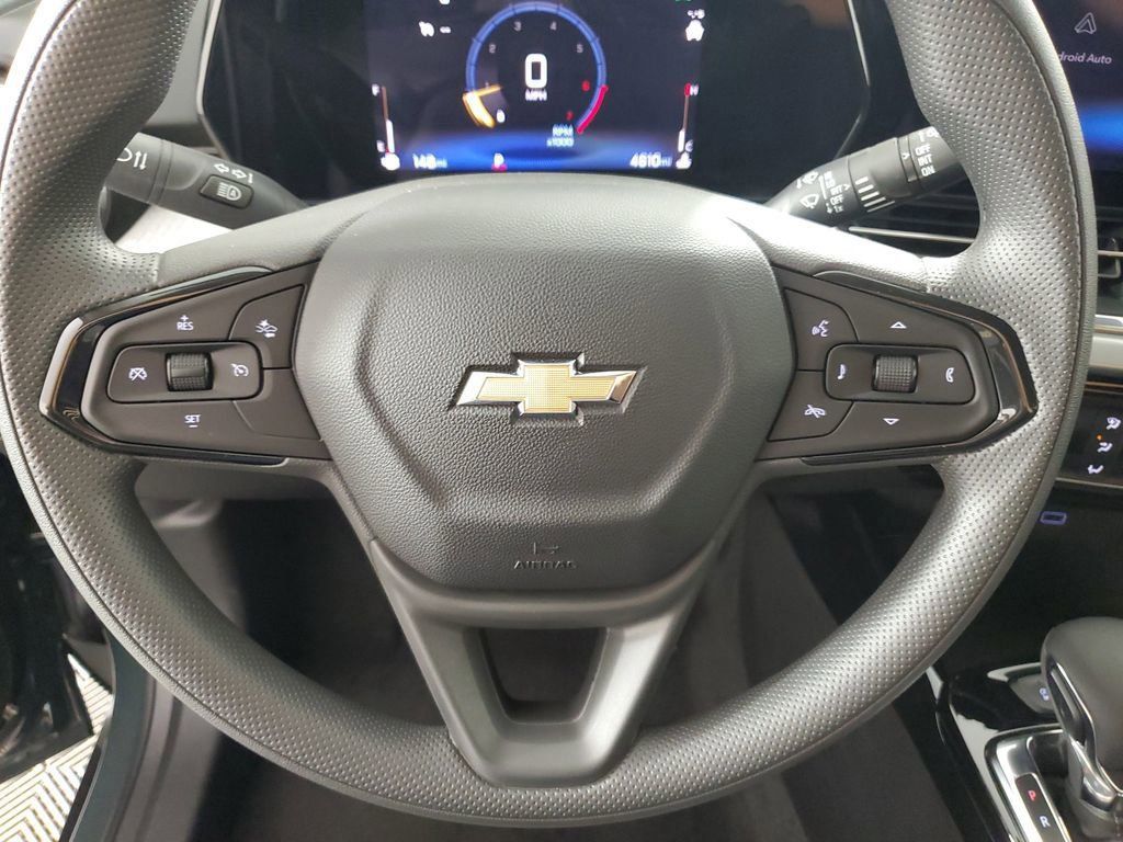 2025 Chevrolet Trax LT photo 18