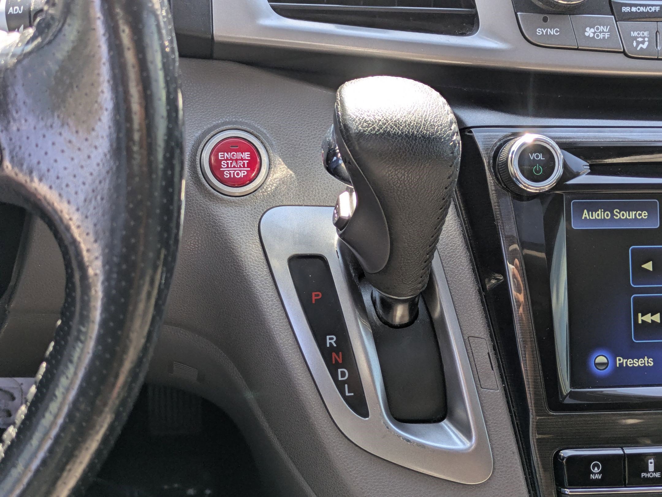 2016 Honda Odyssey Touring photo 23