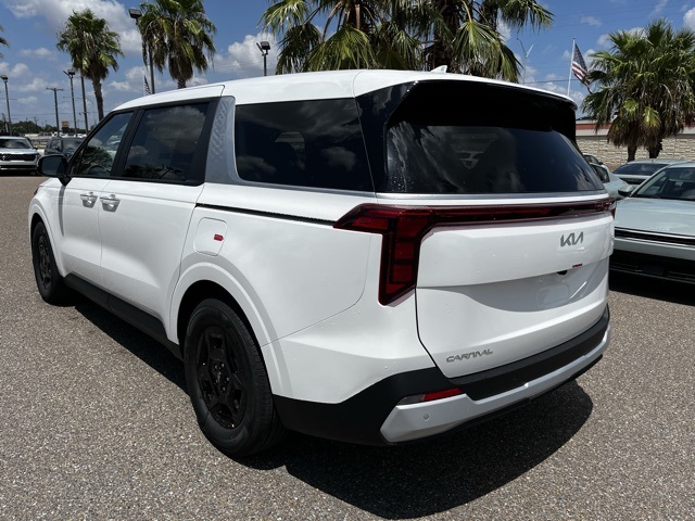 2026 Kia Carnival LX photo 5