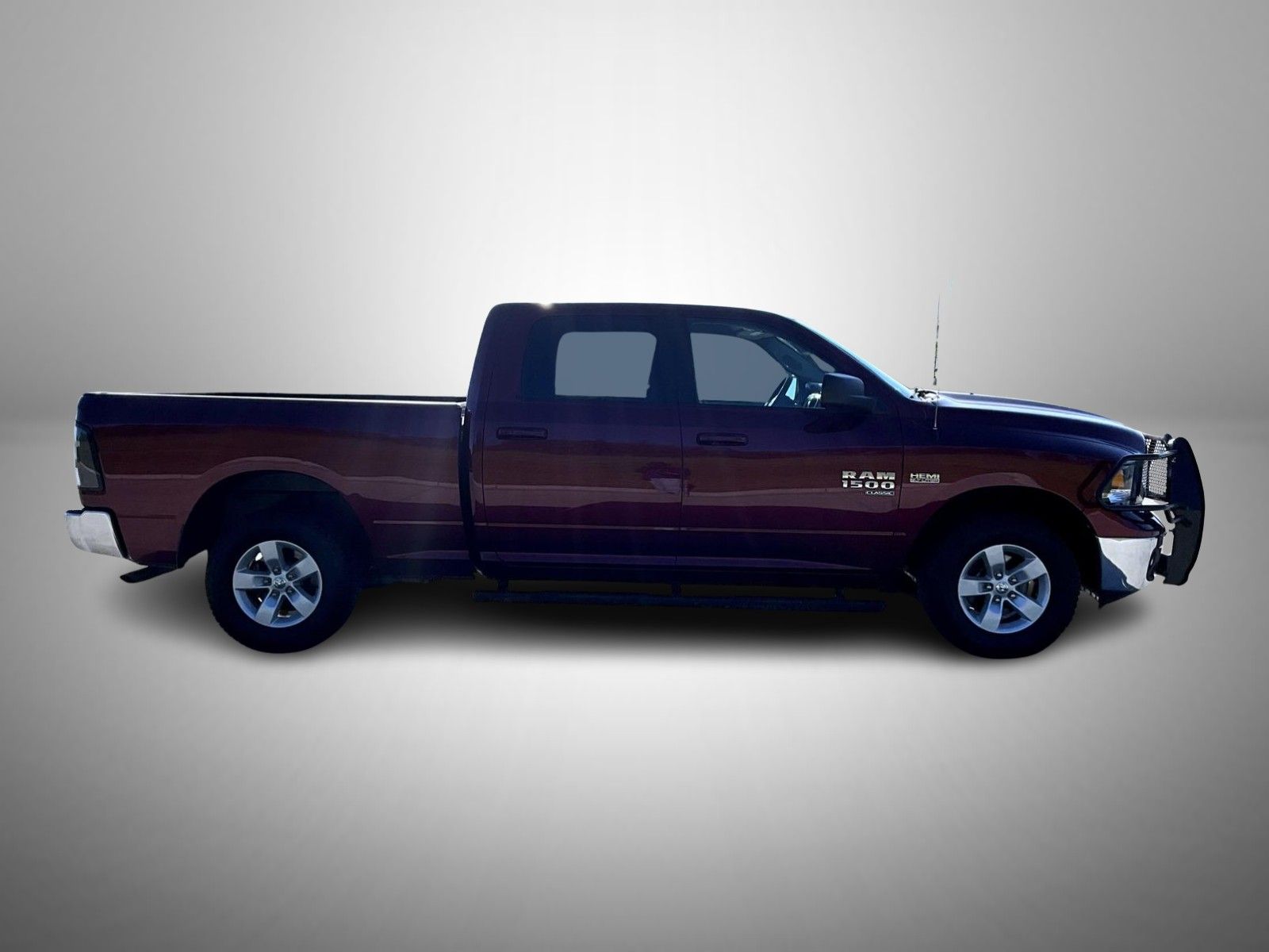 2019 Ram 1500 Classic SLT photo 4