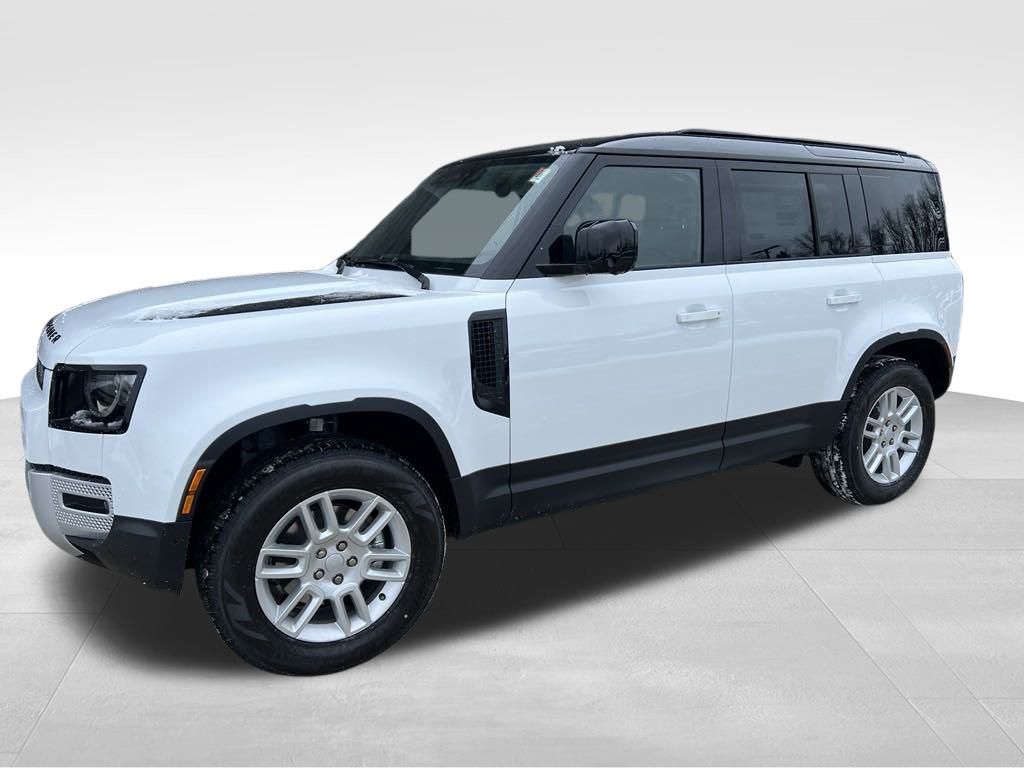 2025 Land Rover Defender S's photo