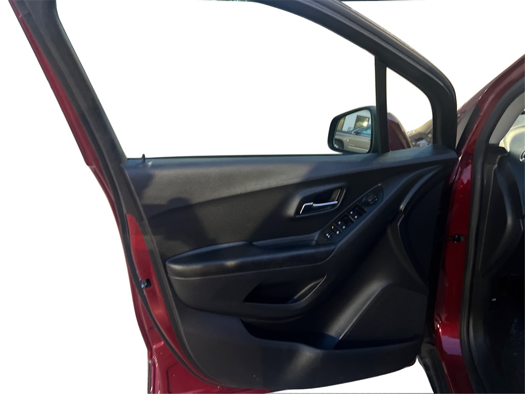 2021 Chevrolet Trax LT photo 16