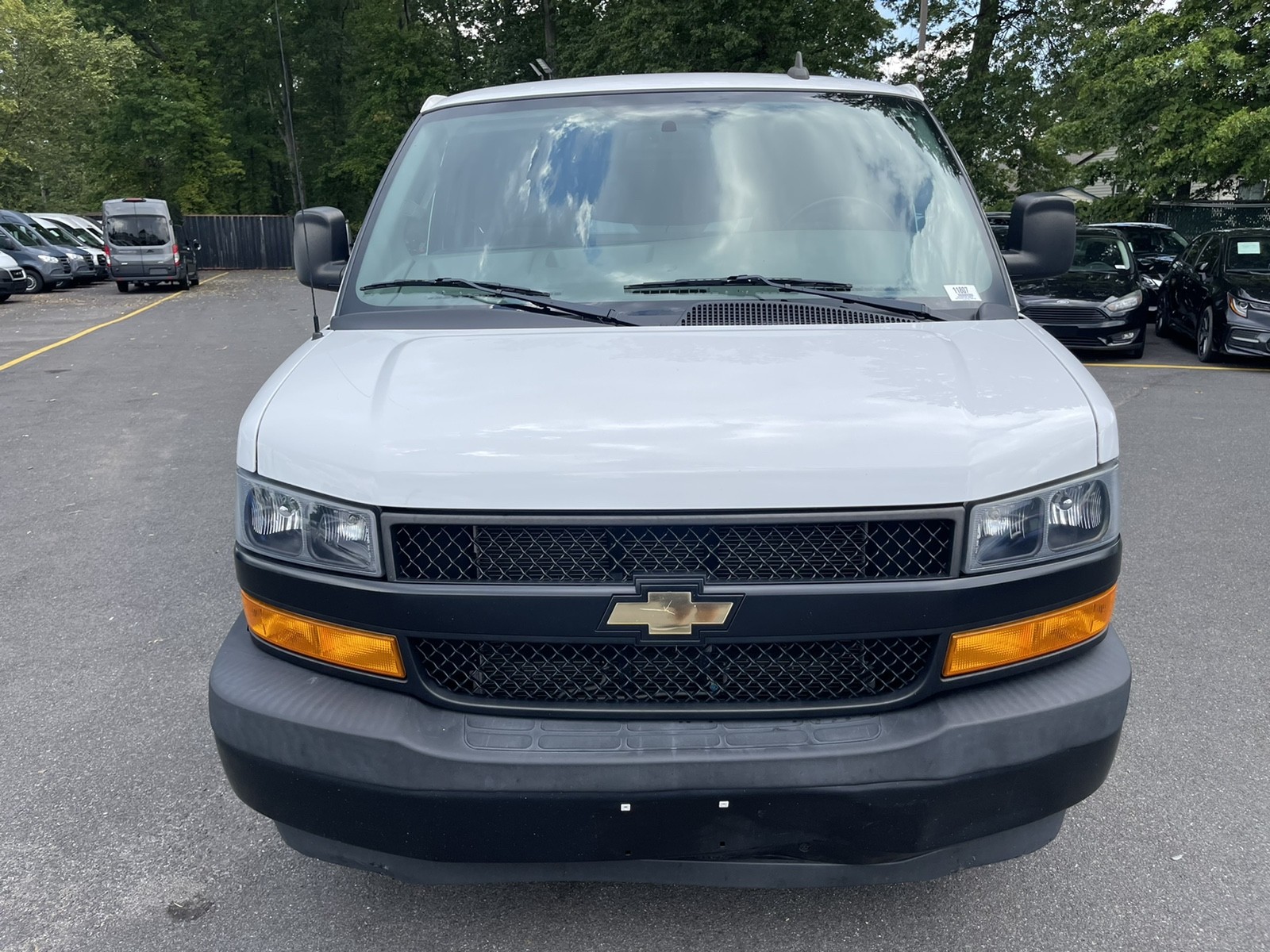 2019 Chevrolet Express Cargo Van photo 2