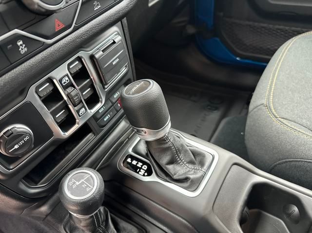 2025 Jeep Gladiator Sport S photo 21