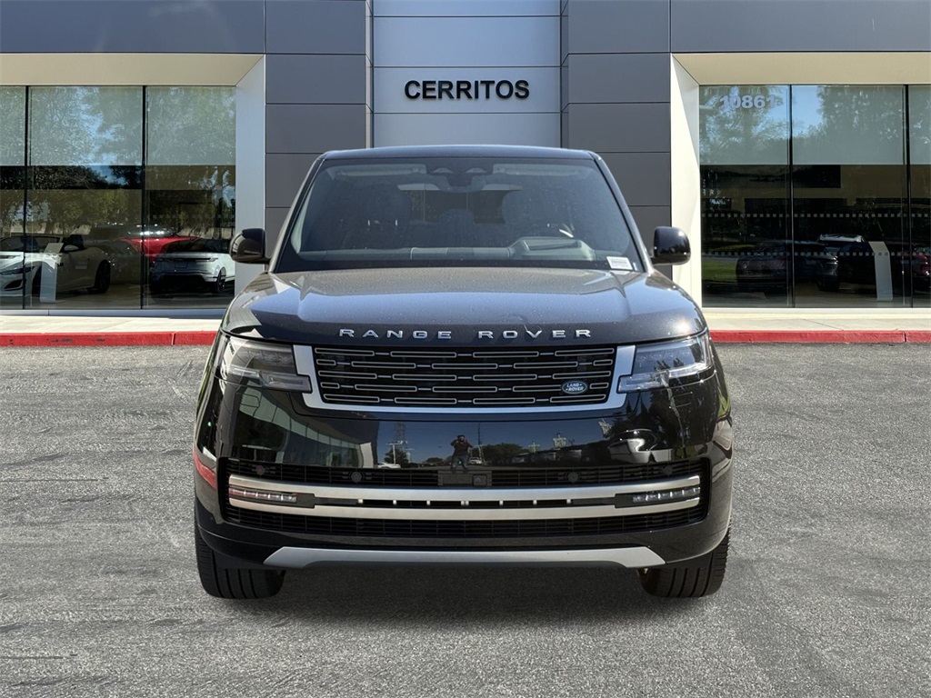 2025 Land Rover Range Rover SE photo 2