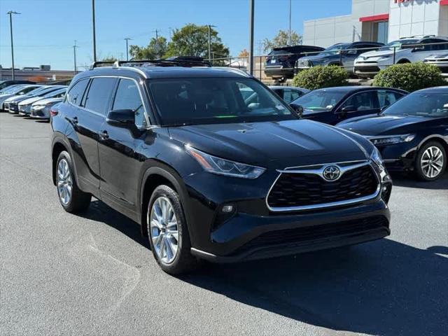 2021 Toyota Highlander Limited's photo