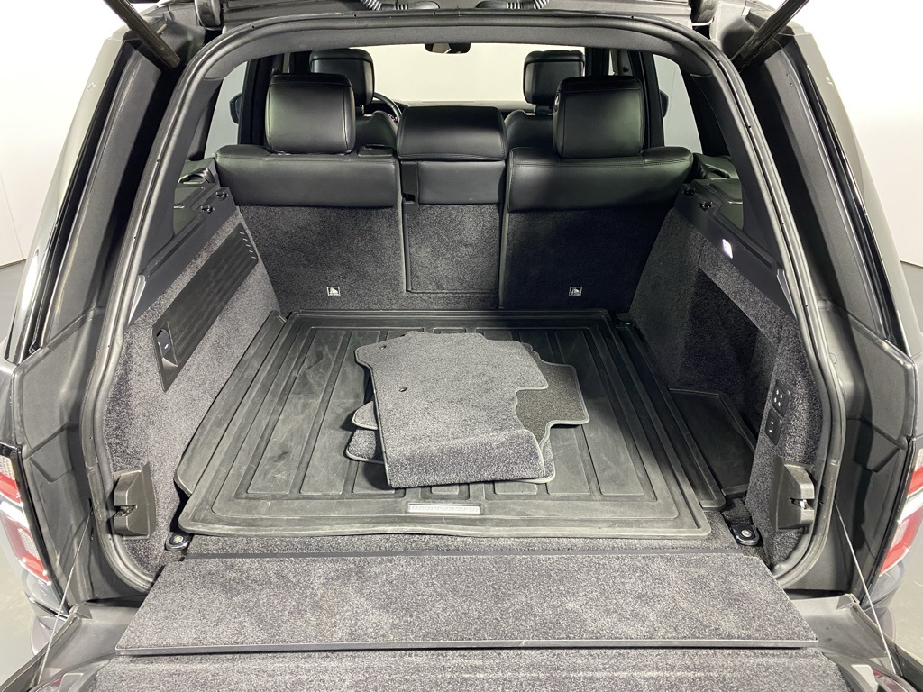 2020 Land Rover Range Rover HSE photo 28