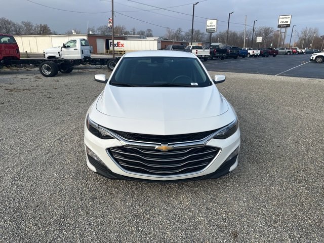 2024 Chevrolet Malibu 1LT photo 2