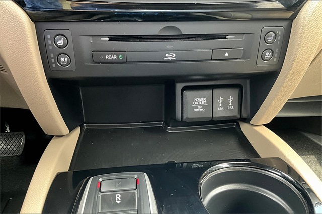 2016 Honda Pilot Elite photo 22