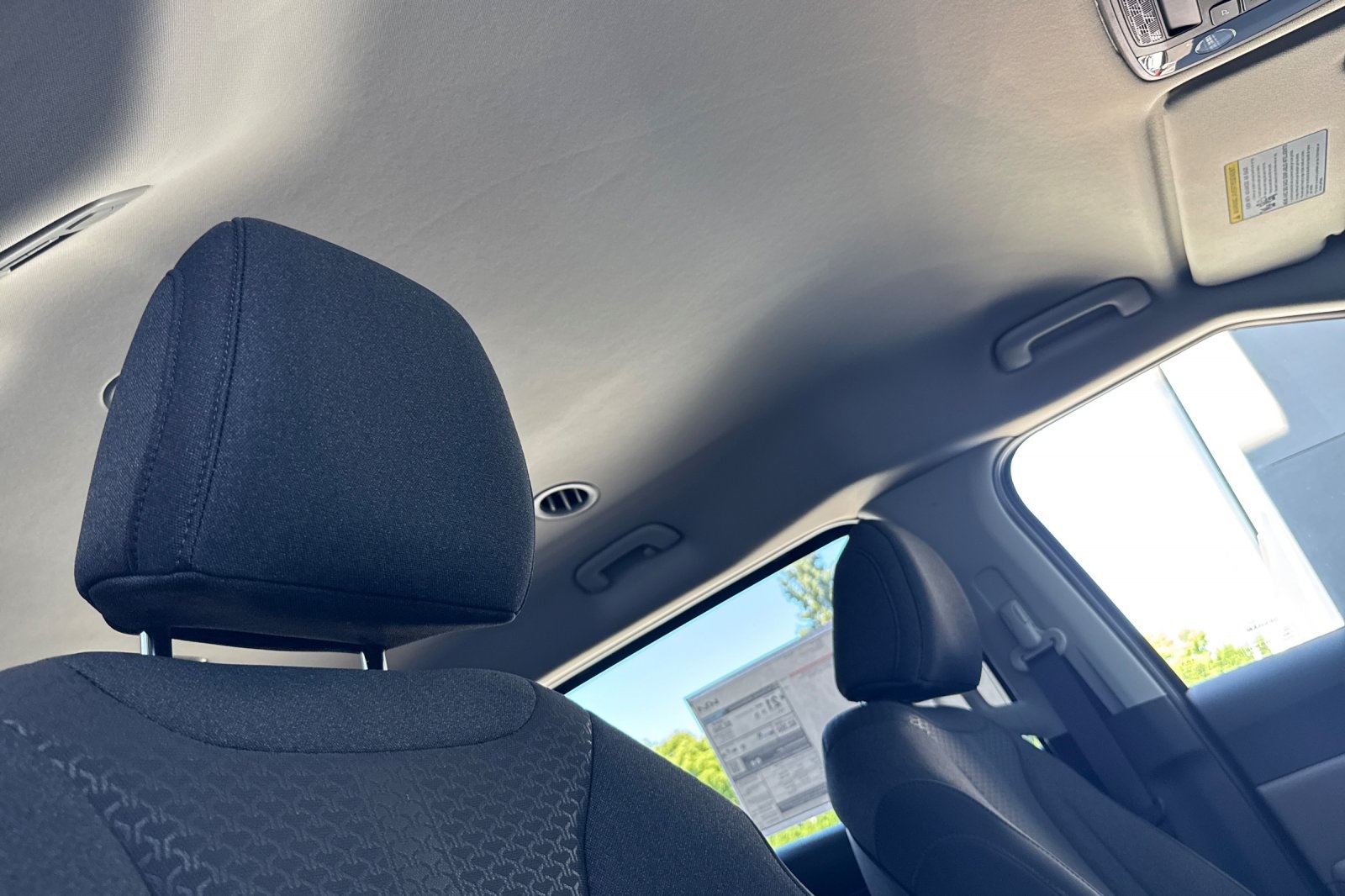 2026 Kia Carnival LX photo 13