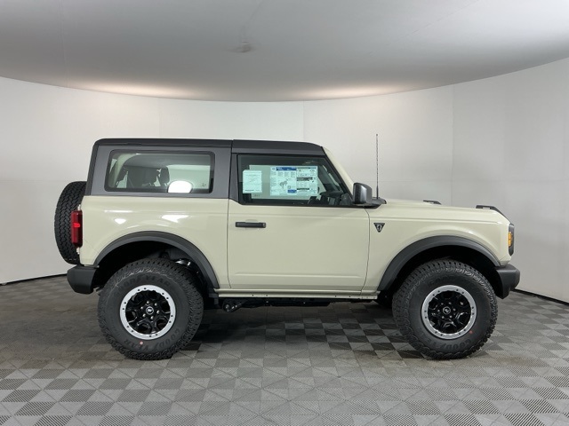 2025 Ford Bronco Base photo 4