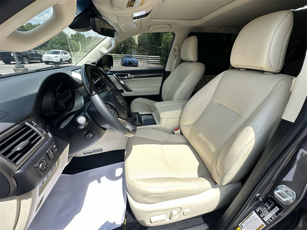 2023 Lexus GX 460 Luxury photo 11