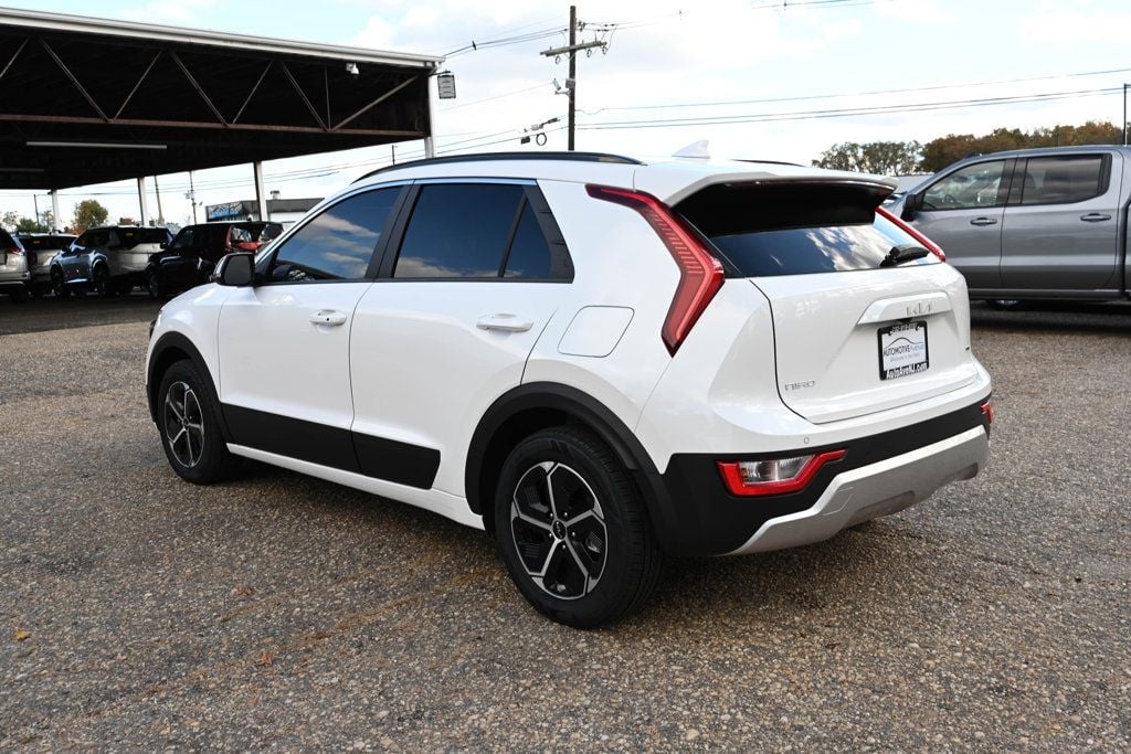 2025 Kia Niro EX photo 2