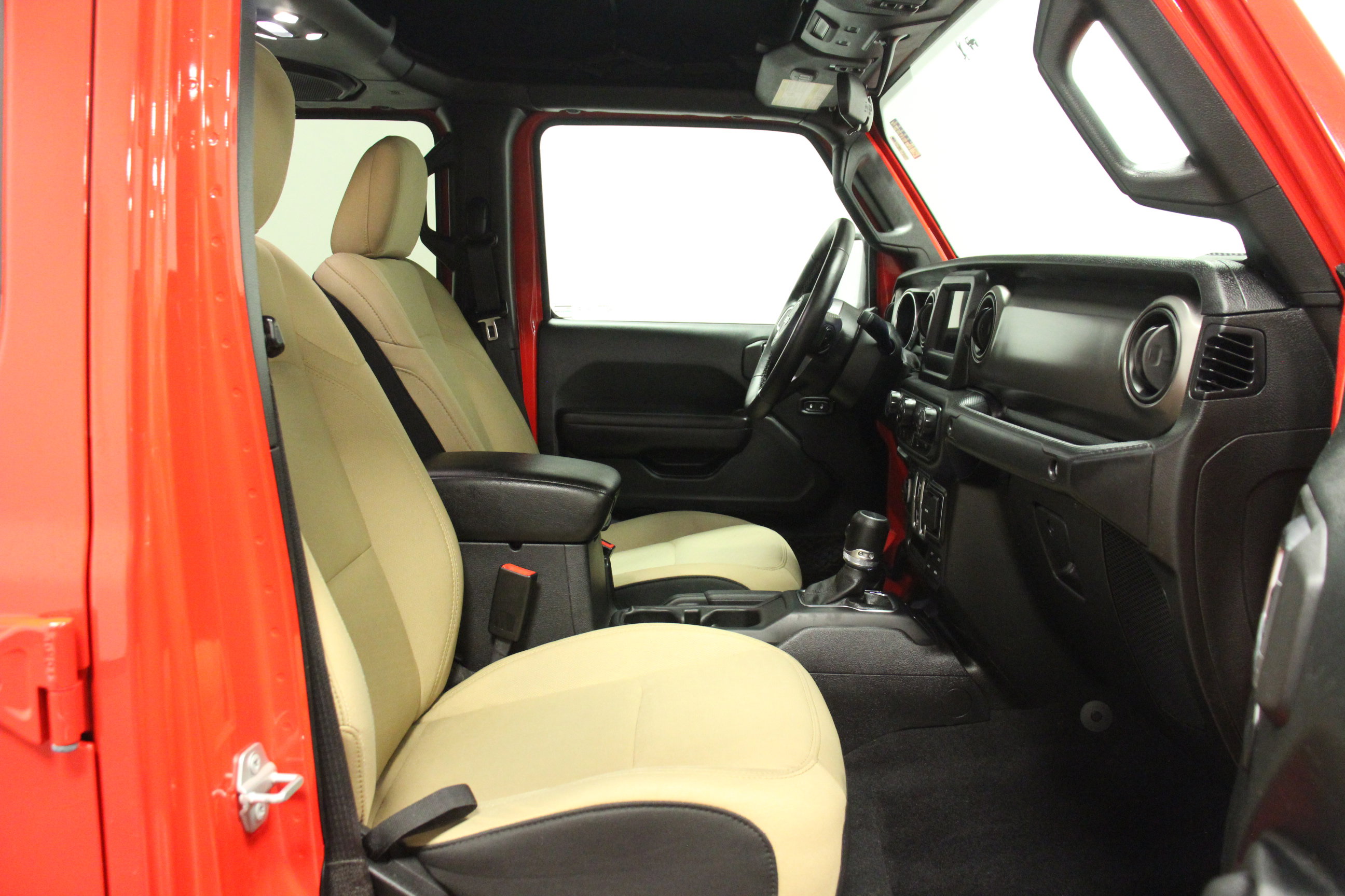 2020 Jeep Gladiator Sport photo 13