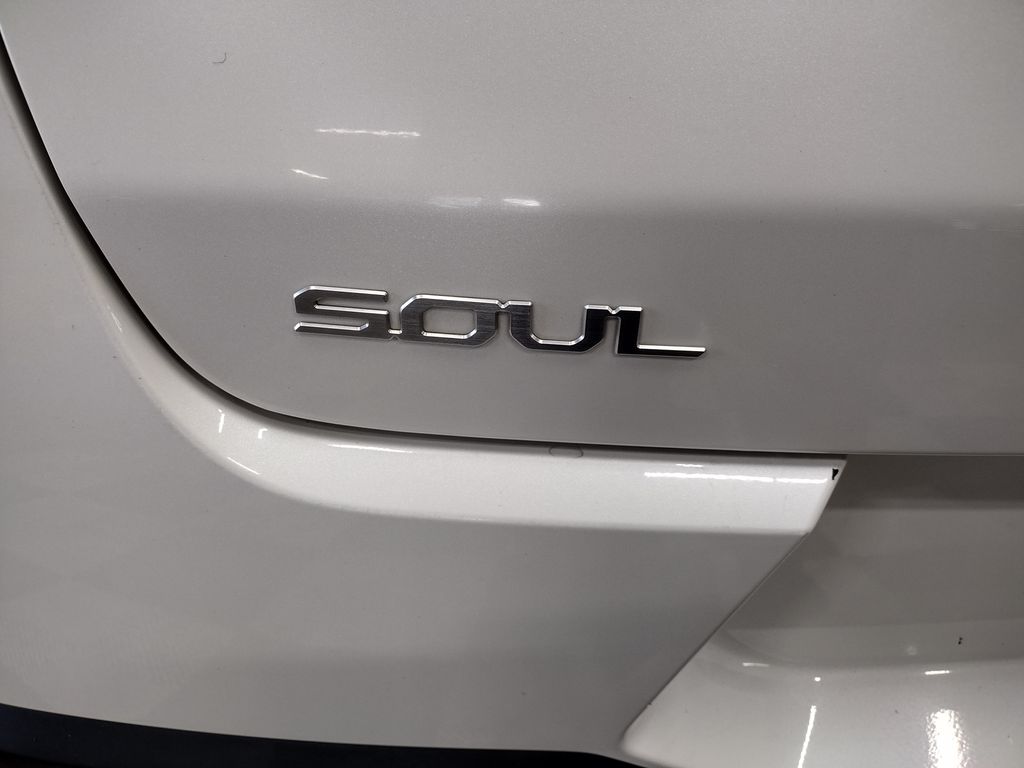 2023 Kia Soul LX photo 14