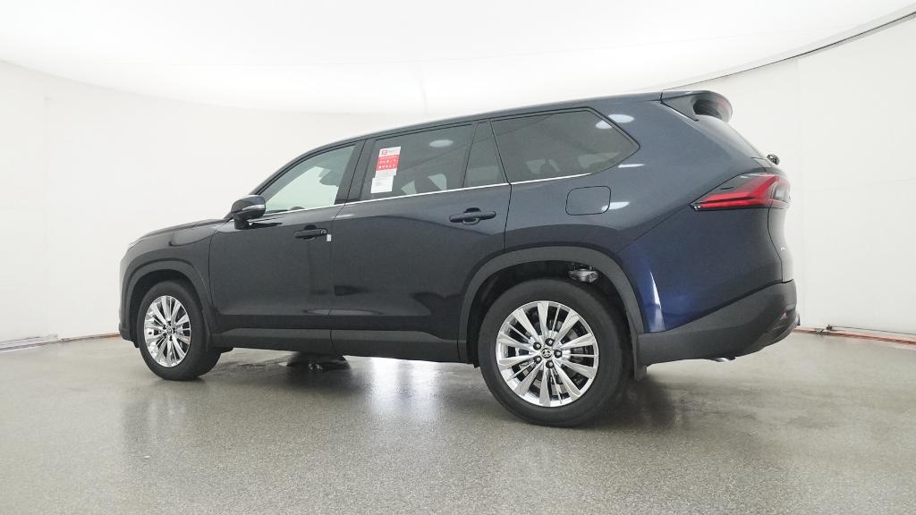 2026 Toyota Grand Highlander Platinum AWD photo 12