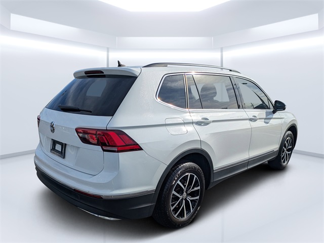 2021 Volkswagen Tiguan SE photo 2