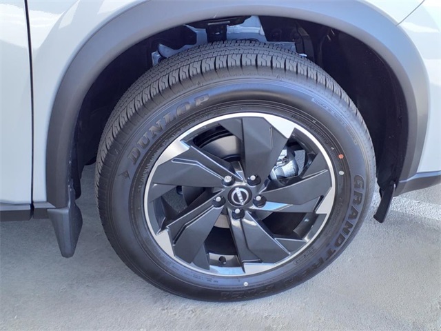 2025 Nissan Rogue SV photo 5